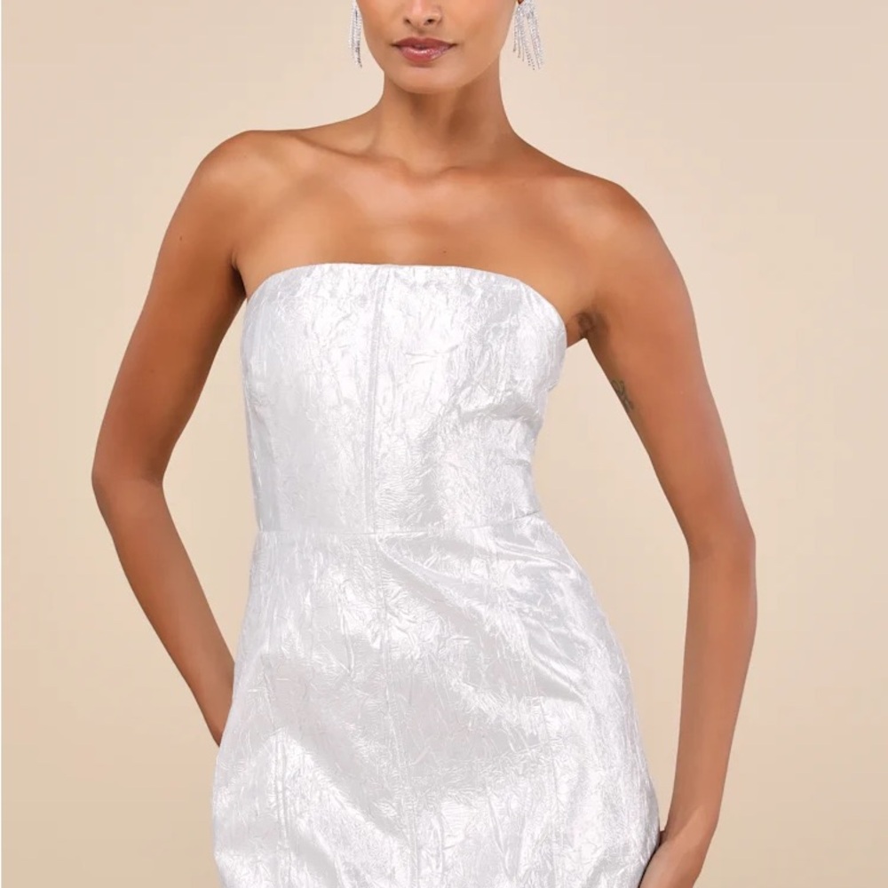 Elegant Strapless Silver Dress